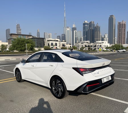 Hyundai Elantra 2025