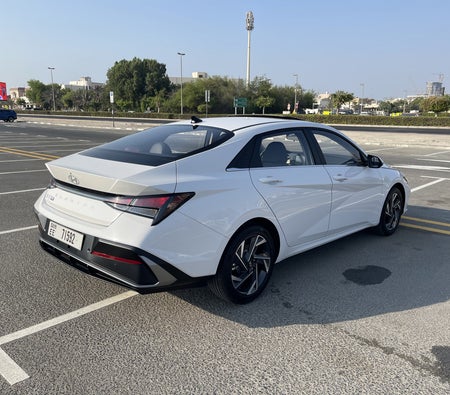 Hyundai Elantra 2025