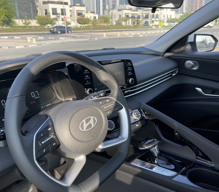 Hyundai Elantra 2025
