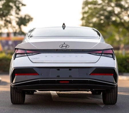 Hyundai Elantra 2025, photo 2 of 4