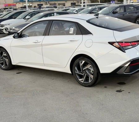Hyundai Elantra 2025, photo 3 of 4