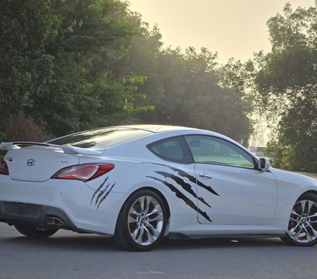 White Hyundai Genesis 2016