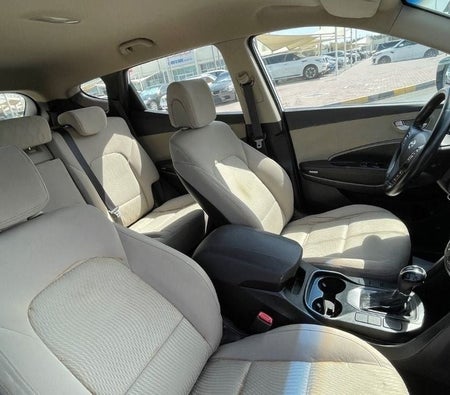 White Hyundai Santa Fe 2014