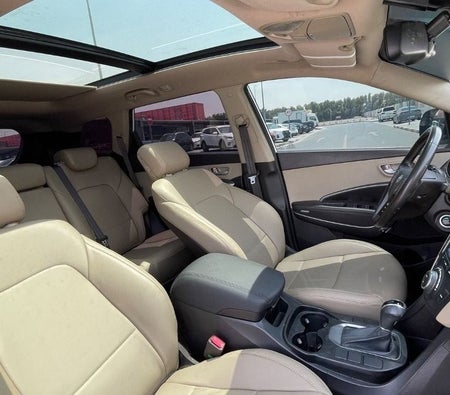 White Hyundai Santa Fe 2014