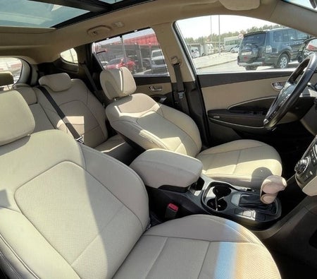 White Hyundai Santa Fe 2016