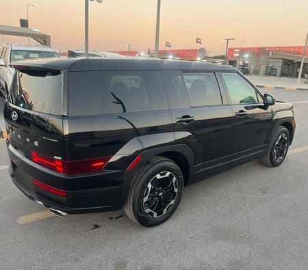 Black Hyundai Santa Fe Smart 2024