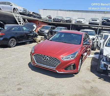 Red Hyundai Sonata 2019