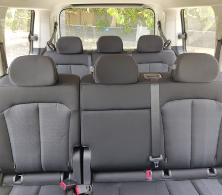 Blanc Hyundai Staria 9S 2022