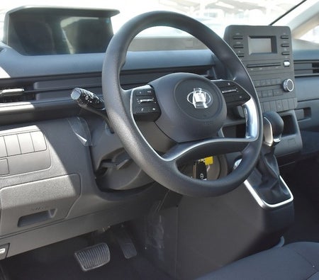 Hyundai Staria 2024, photo 3 of 4