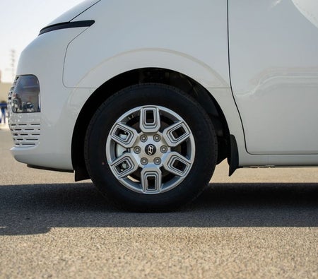 Hyundai Staria 2026, photo 2 of 4