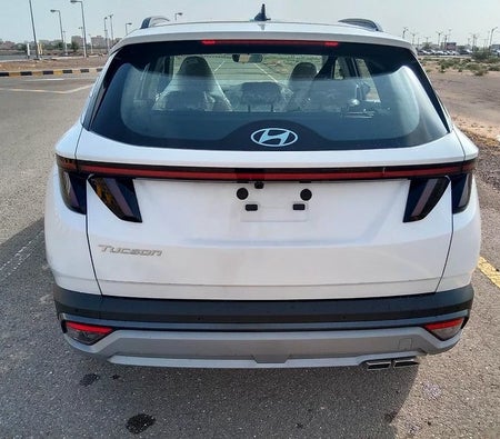 White Hyundai Tucson GL 2025