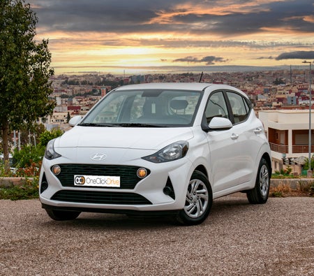 White Hyundai i10 2024 White Hyundai i10 2024