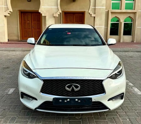 White Infiniti Q30 2019