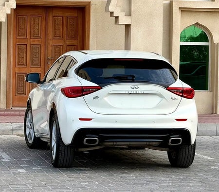 White Infiniti Q30 2019