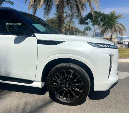 White Infiniti QX80 AUTOGRAPH 2026