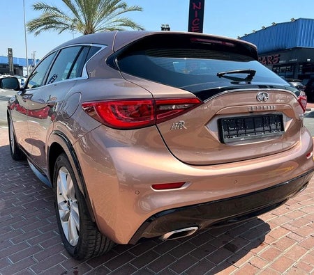 Tan Infiniti QX30 LUXE 2018