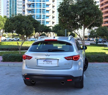Silver Infiniti QX70 Luxury 2017