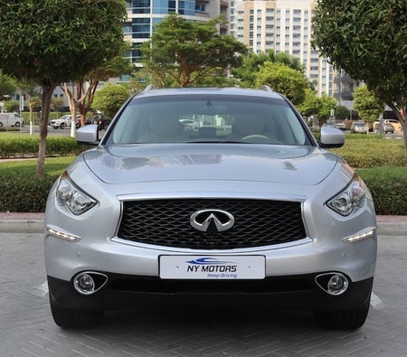 Silver Infiniti QX70 Excellence 2018