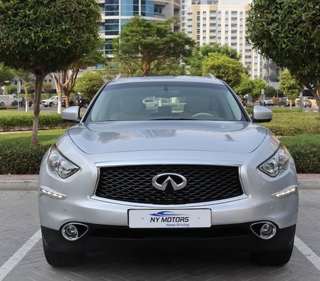 Silver Infiniti QX70 Excellence 2018