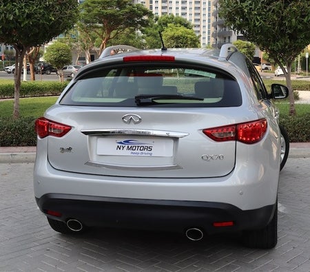 Silver Infiniti QX70 Excellence 2018