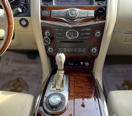 Infiniti QX80 Luxury 2016, photo 3 of 4