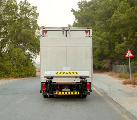 White Isuzu N-SERIES NPR 2022