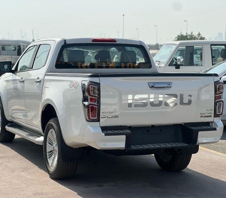 White Isuzu D Max 2024