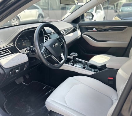Black JAC J7 2023
