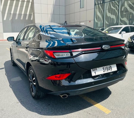 Black JAC J7 2023