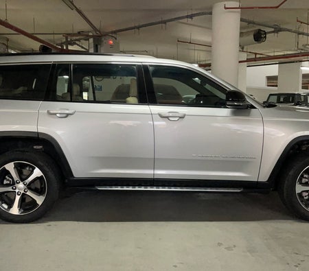 Silver Jeep Grand Cherokee L Limited 2024