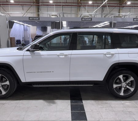 White Jeep Grand Cherokee L Limited 2024 White Jeep Grand Cherokee L Limited 2024