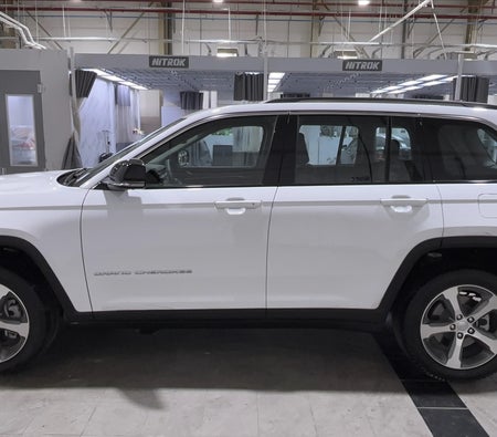 White Jeep Grand Cherokee LIMITED+ 2023