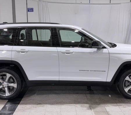 White Jeep Grand Cherokee LIMITED+ 2023 White Jeep Grand Cherokee LIMITED+ 2023