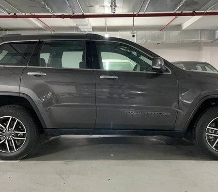 Gray Jeep Grand Cherokee Limited 2021