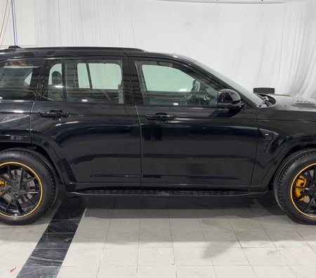 Black Jeep Grand Cherokee Overland 2022 Black Jeep Grand Cherokee Overland 2022
