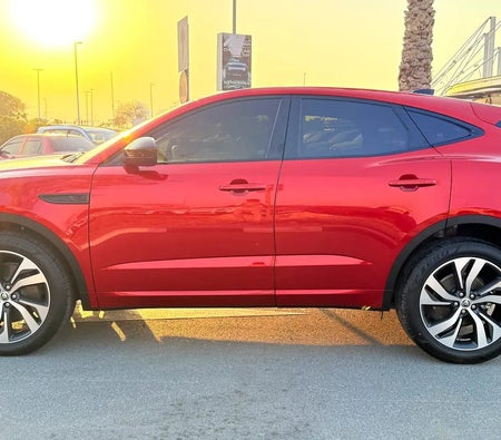 Kırmızı Jaguar E Pace 2024 Kırmızı Jaguar E Pace 2024
