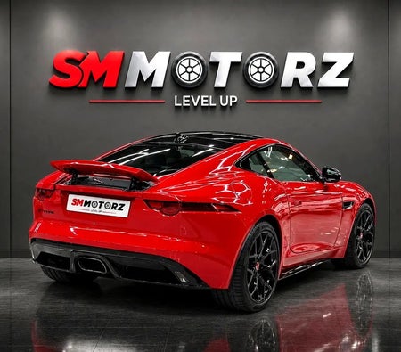Красный Jaguar F TYPE R-Dynamic 2018 год