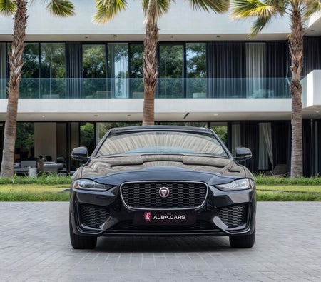 Noir Jaguar XE XE 2024 Noir Jaguar XE XE 2024
