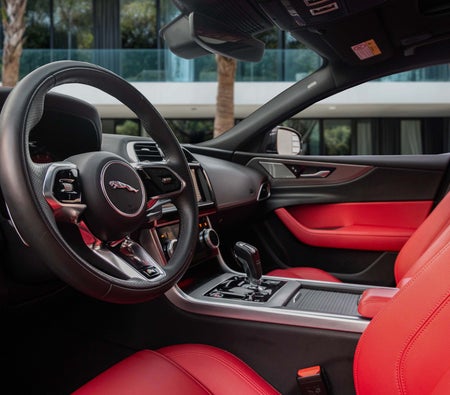 Black Jaguar XE XE 2024