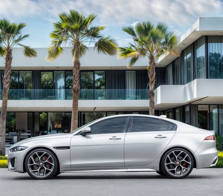 Plata Jaguar XE R-Dynamic 2021 Plata Jaguar XE R-Dynamic 2021