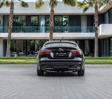 Negro Jaguar XE R-Dynamic 2024 Negro Jaguar XE R-Dynamic 2024