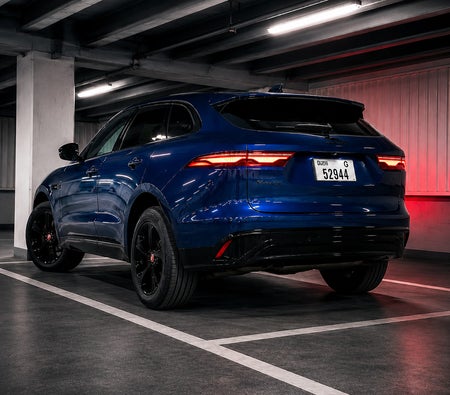 Blau Jaguar F Pace Dynamic  2023