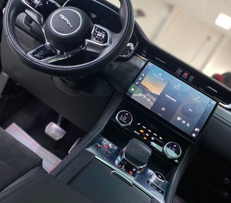 Negro Jaguar F Pace SVR 2021