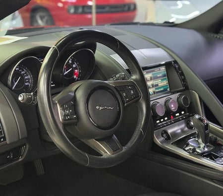 Rouge Jaguar F Type 2015