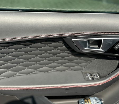 红色的 捷豹 F Type SVR 2017