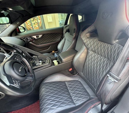 Красный Jaguar F Type SVR 2017 год