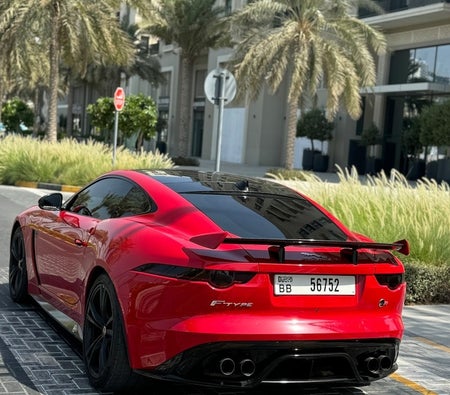 Rouge Jaguar F Type SVR 2017