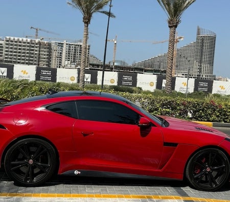 红色的 捷豹 F Type SVR 2017