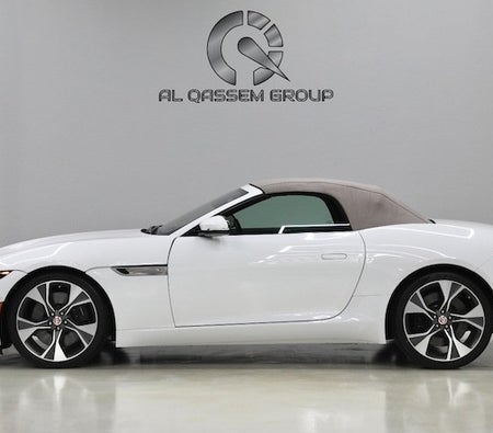 Weiß Jaguar F Type 2022