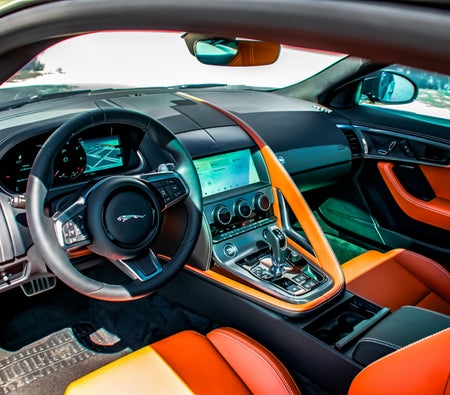 Bleu Jaguar F Type 2023